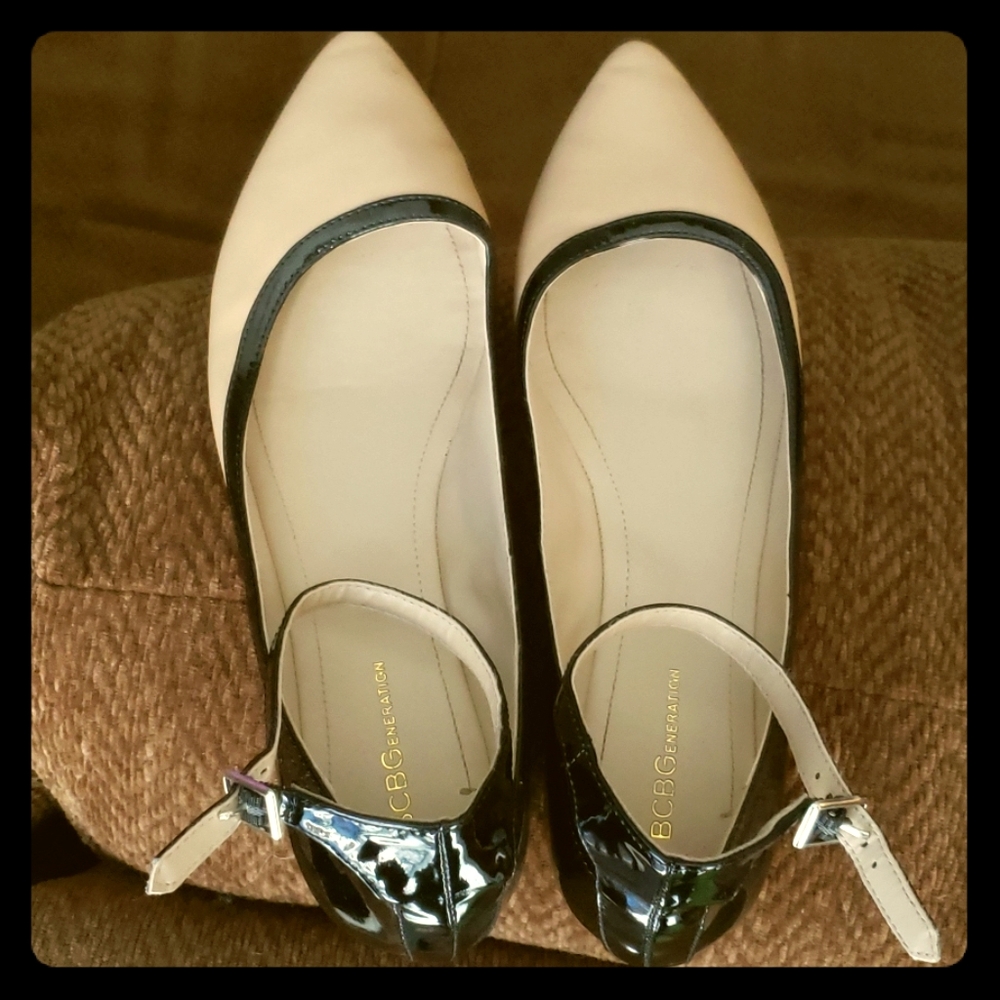 BCBGeneration flats